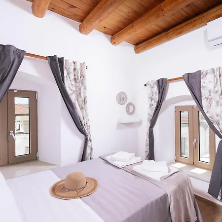 Holiday home Faidra House *